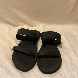 Black Roxy Sandals!